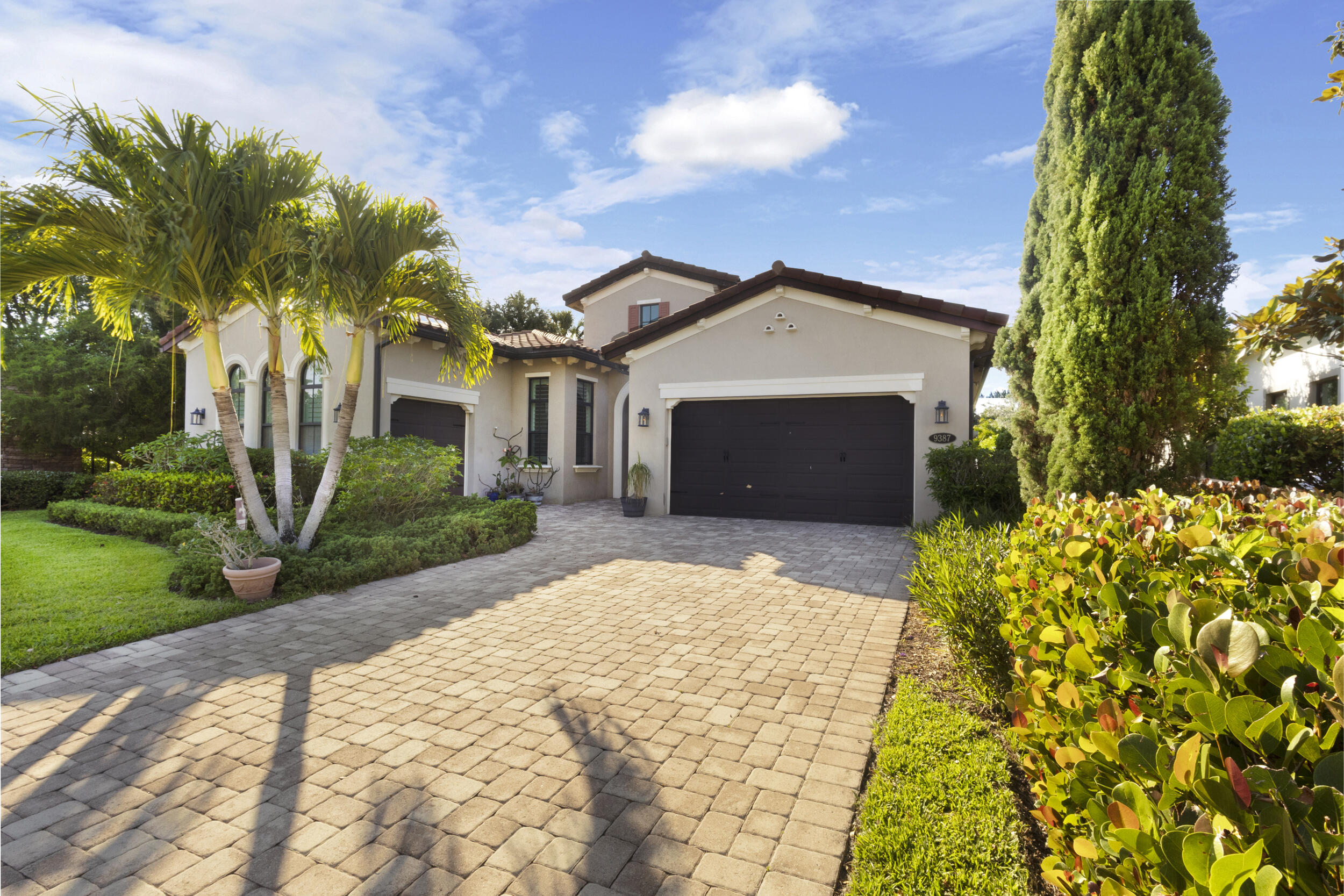 PALM MEADOWS ESTATES - Residential