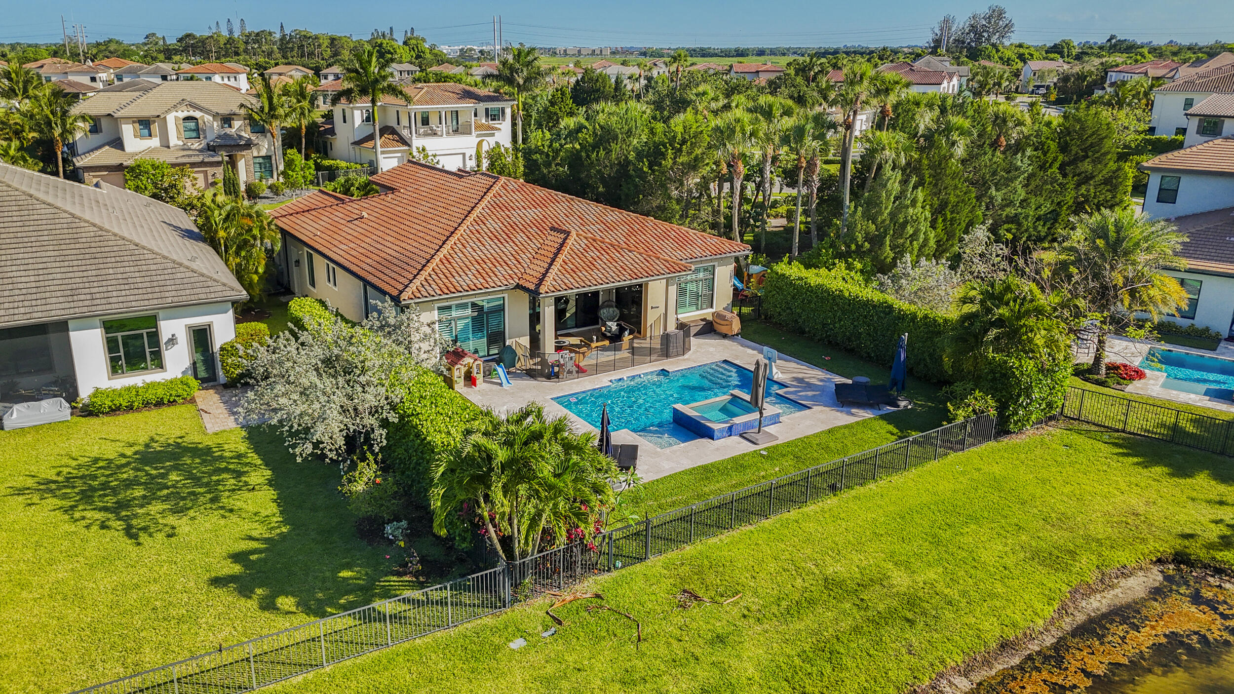 PALM MEADOWS ESTATES - Residential
