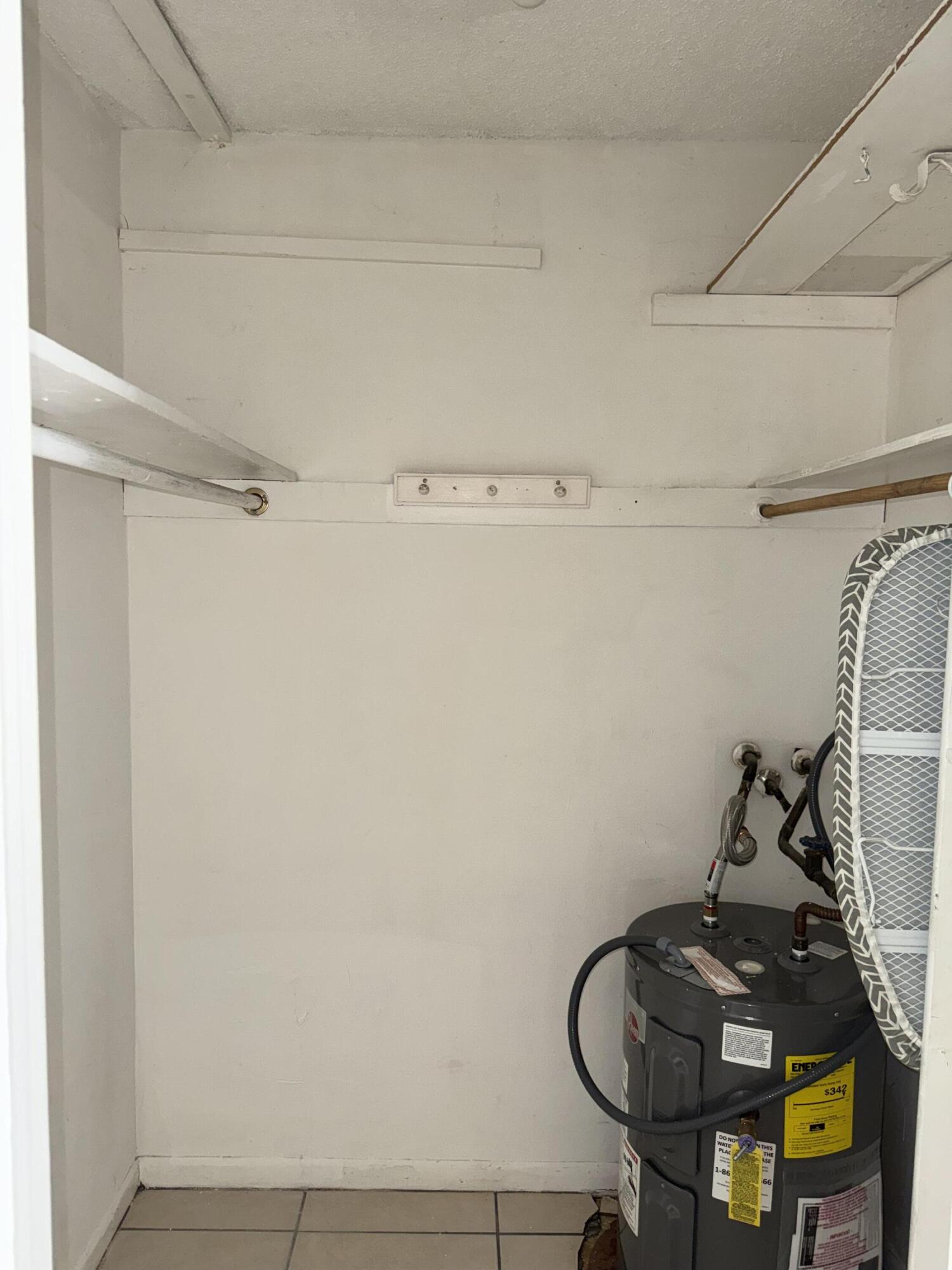 NORTH LAKE WORTH - Residential Lease