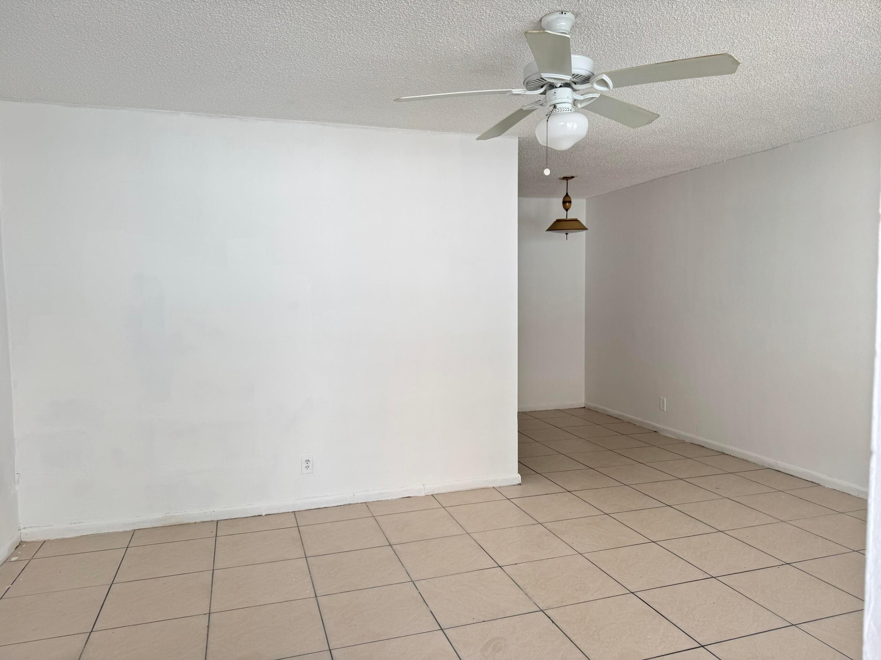 NORTH LAKE WORTH - Residential Lease