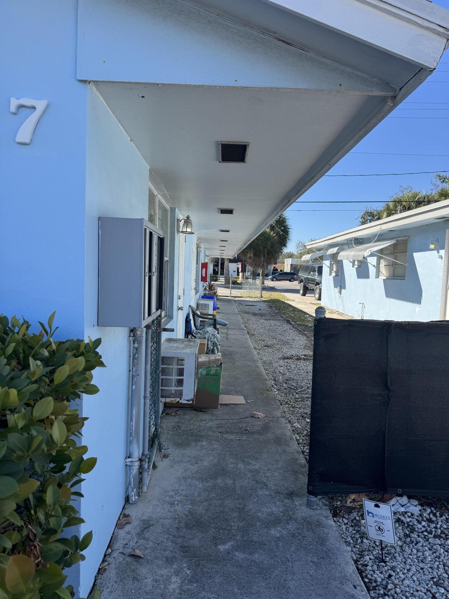 NORTH LAKE WORTH - Residential Lease