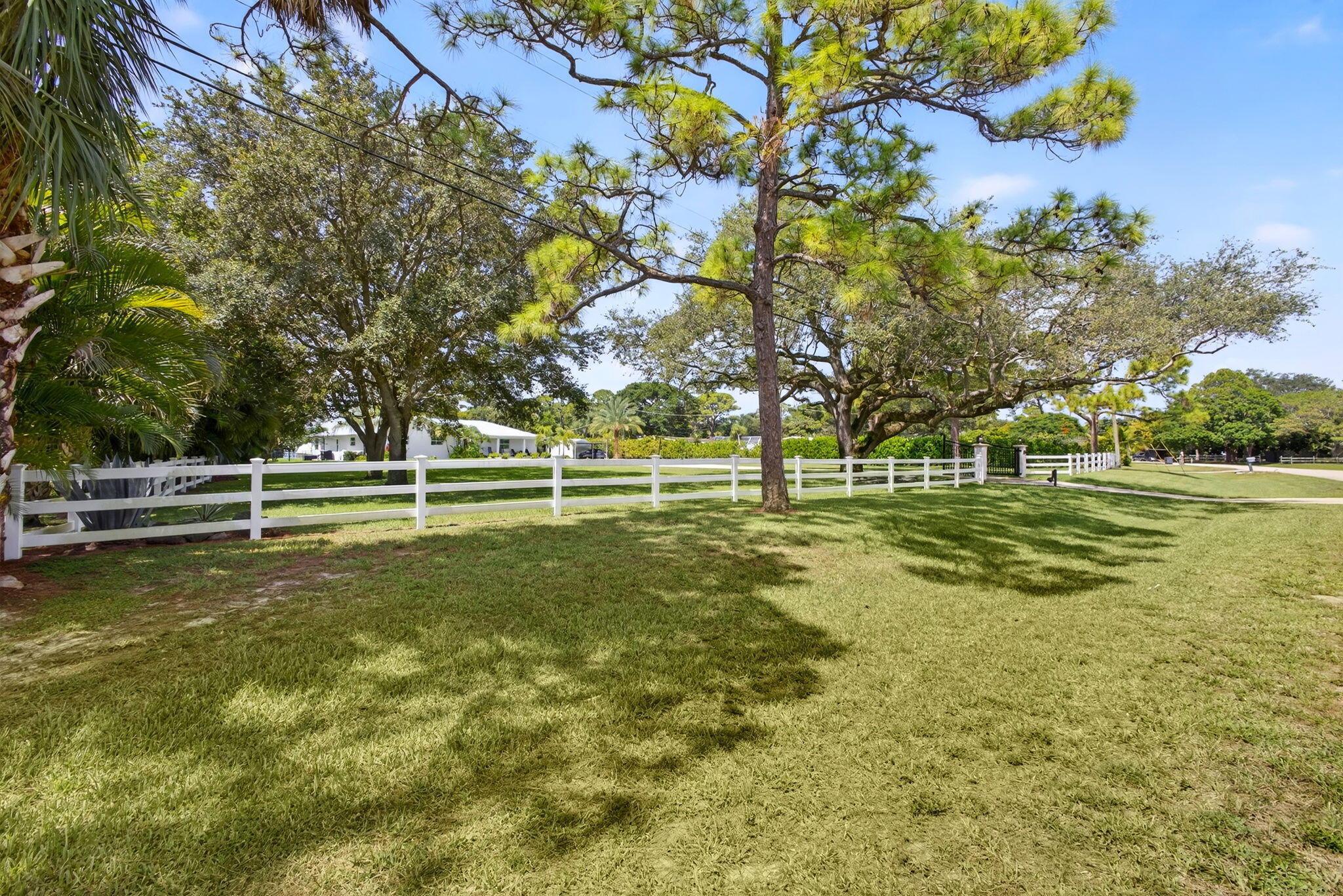 4628 SQUARE LAKE Drive