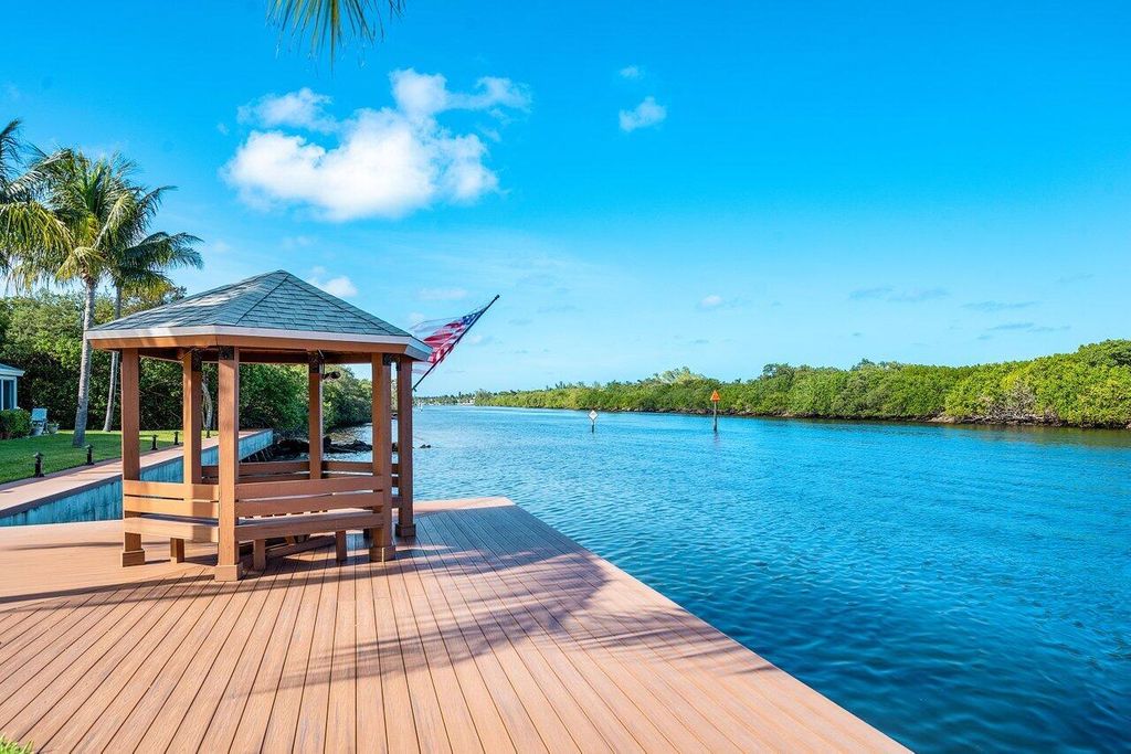 Photo of 925 Kokomo Key Lane, Delray Beach, FL 33483 (MLS # R11061691)