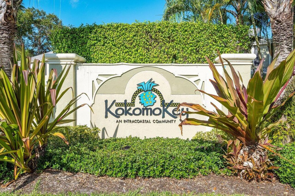 Photo of 925 Kokomo Key Lane, Delray Beach, FL 33483 (MLS # R11061691)