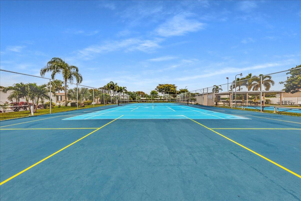 HIGHLAND MEADOWS ESTATES WEST - Residential