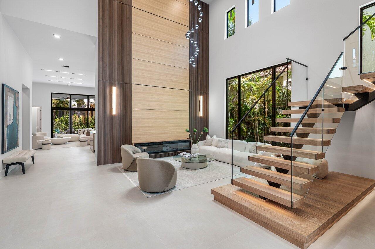 17931 LAKE AZURE Way