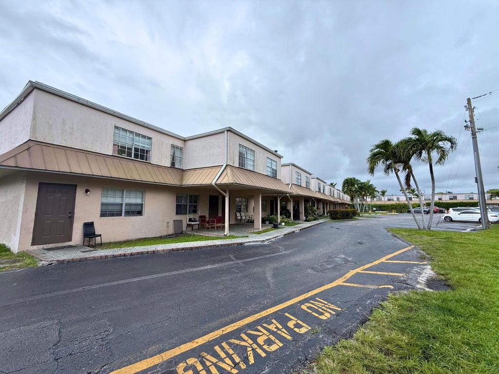 Photo of 4100 NW 16th Avenue #31, Oakland Park, FL 33309 (MLS # B26032848)