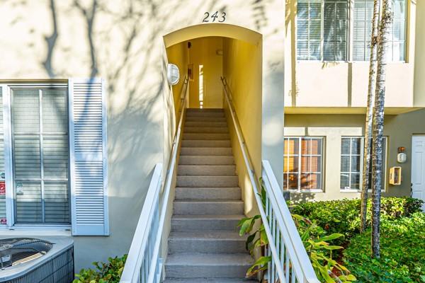 243 SW 13th Ter 243