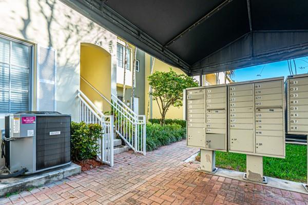 243 SW 13th Ter 243