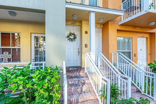 243 SW 13th Ter 243