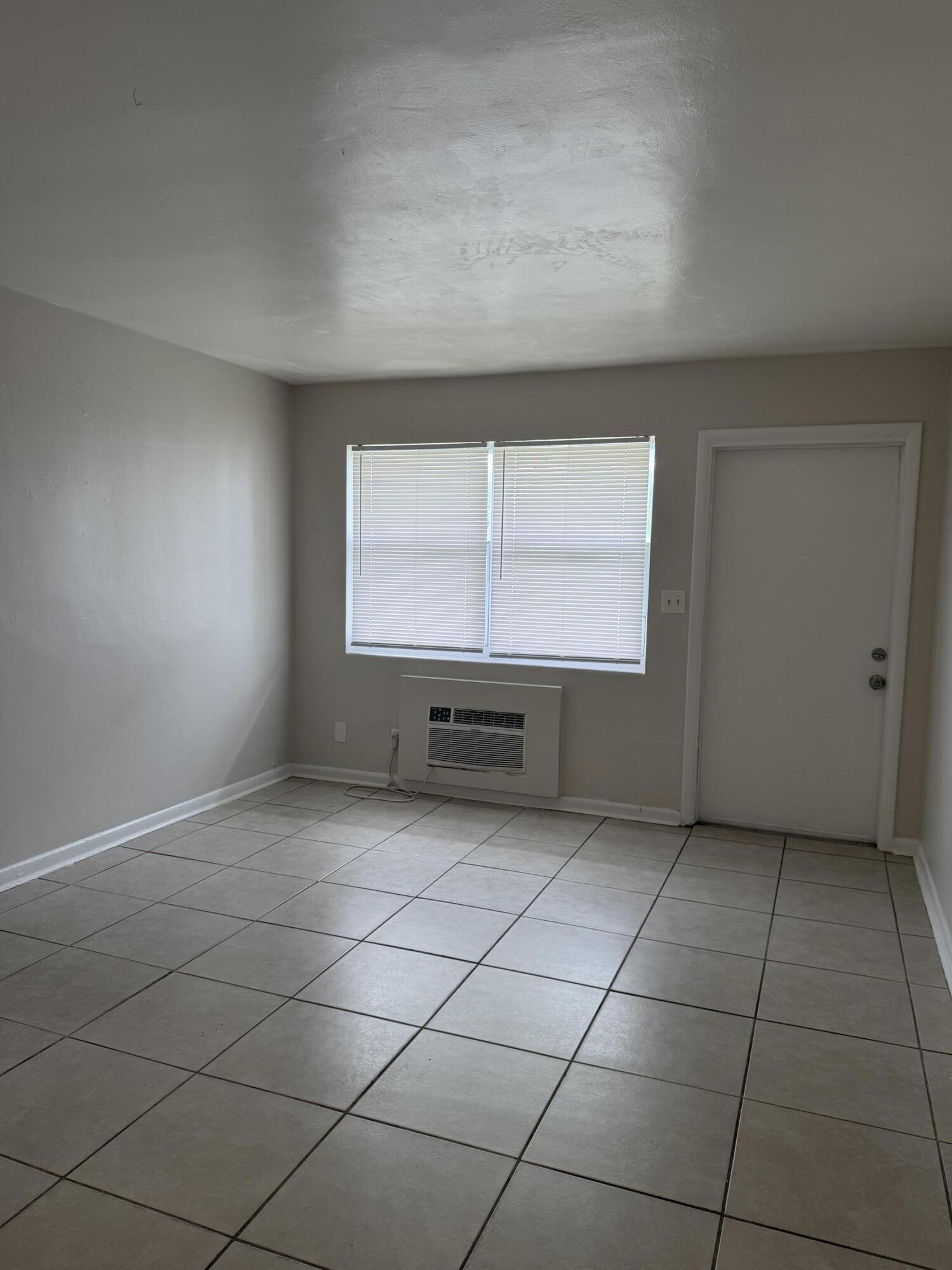 PARK MANOR 1 - Residential Lease