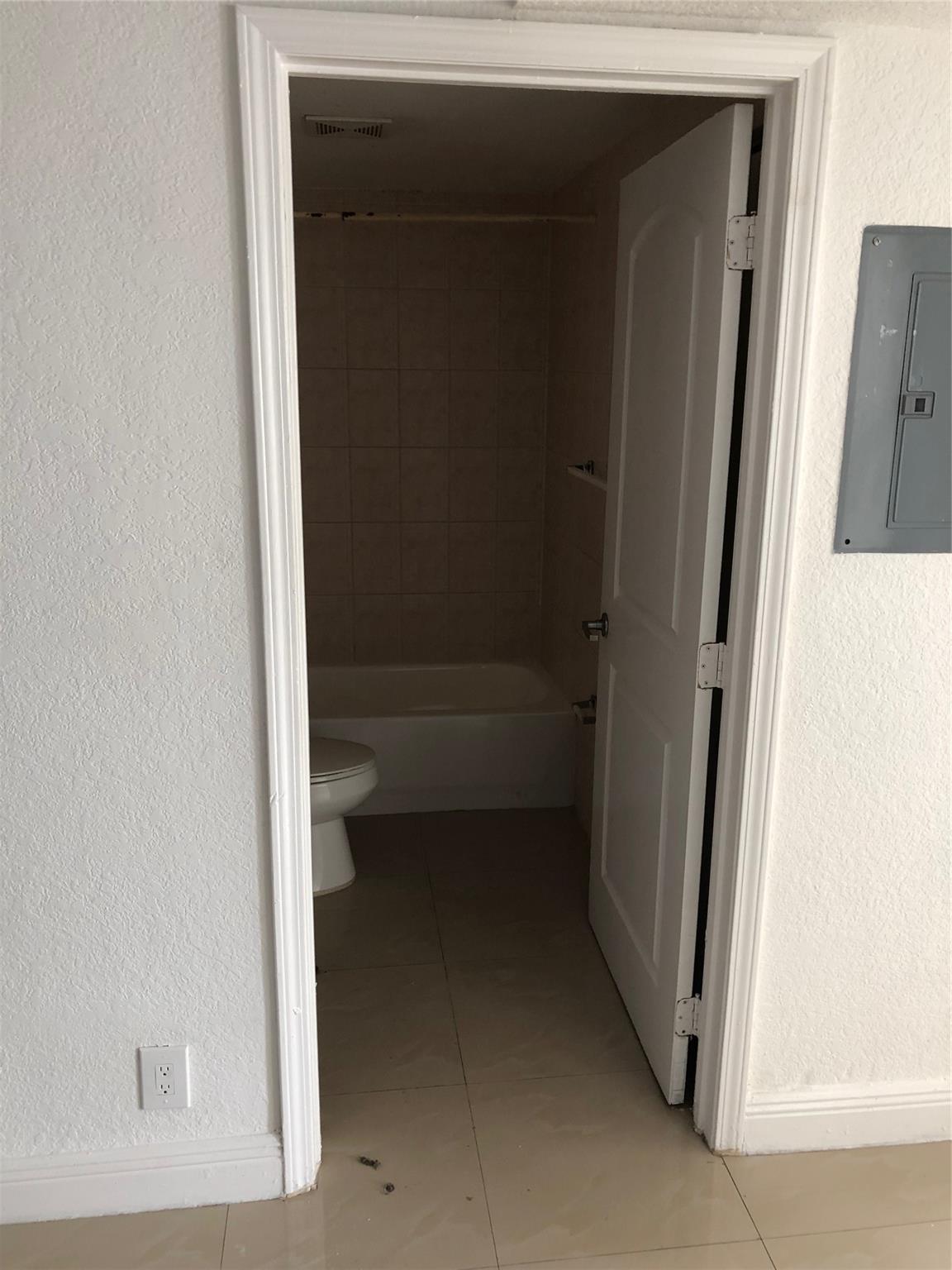 Sevilla Palace At Halland - Residential Lease