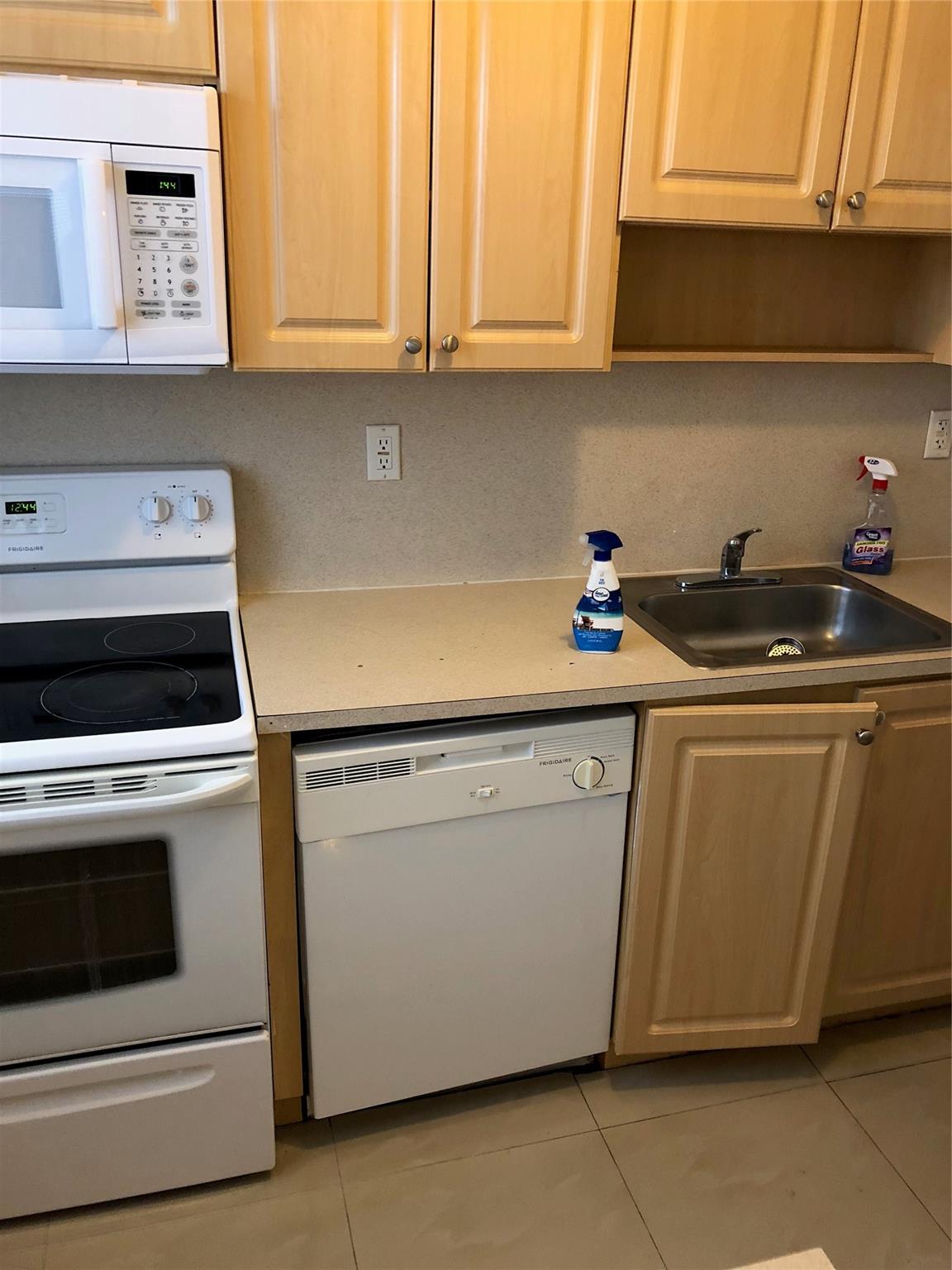 Sevilla Palace At Halland - Residential Lease