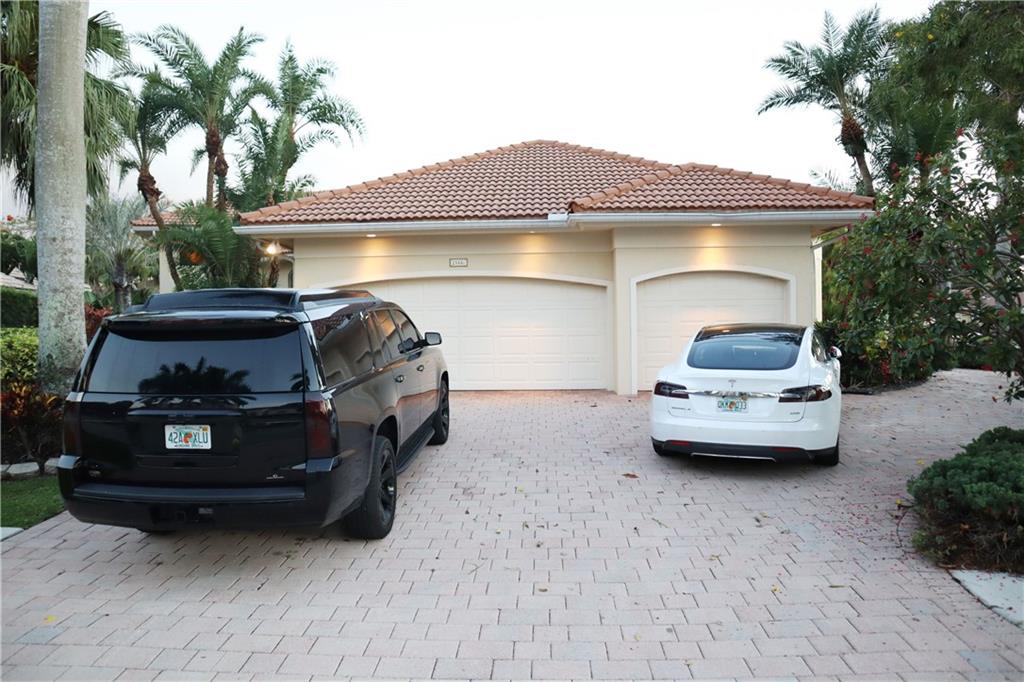 BOCA GROVE - Residential