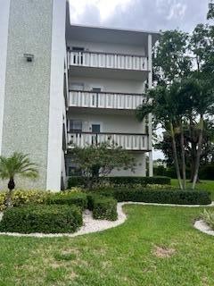 Photo of 240 SOUTHAMPTON B #240, West Palm Beach, FL 33417 (MLS # B26072253)