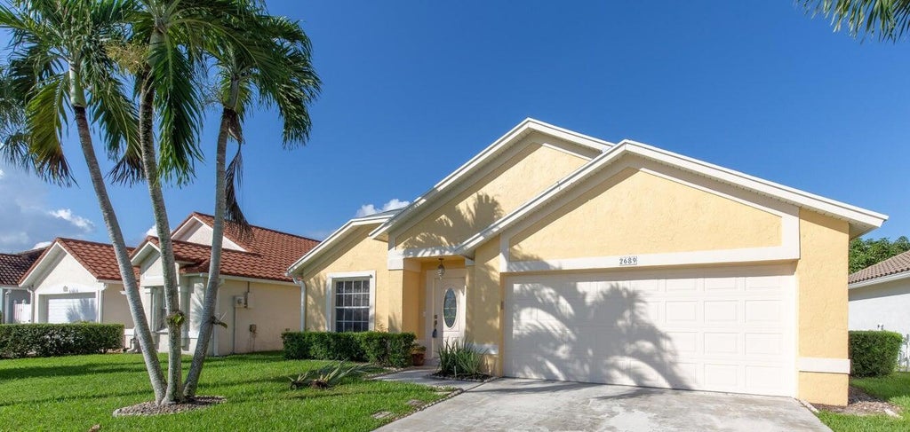 Photo of 2689 Fairway Cove Court E, Wellington, FL 33414 (MLS # B26050009)