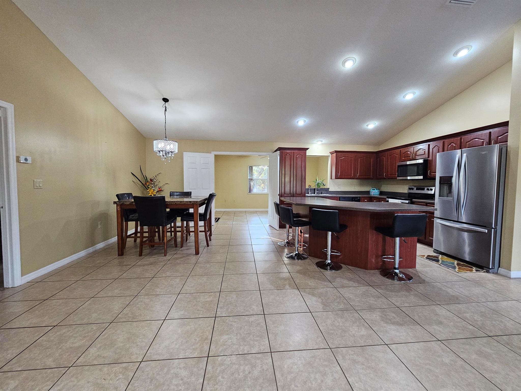 VACATION EST - Residential