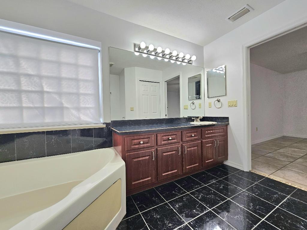 VACATION EST - Residential