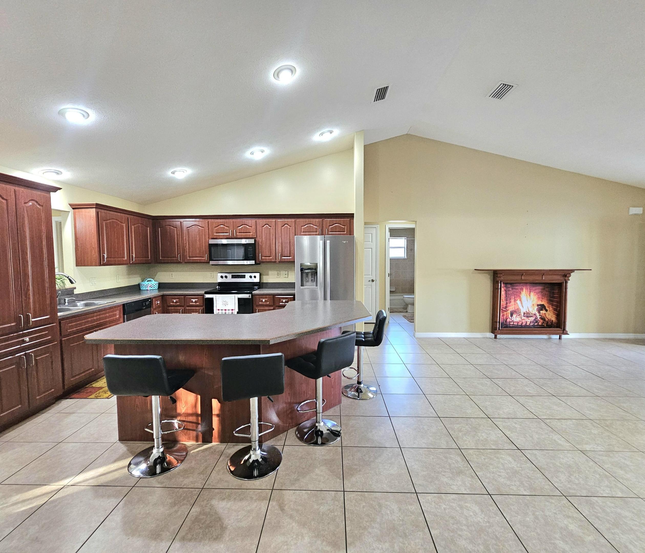 VACATION EST - Residential