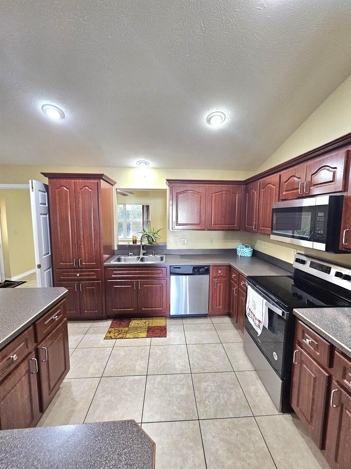 VACATION EST - Residential