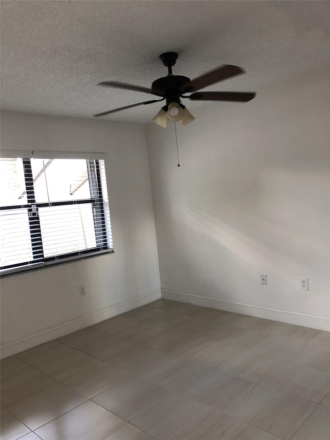 EAST LAKE - Residential Lease