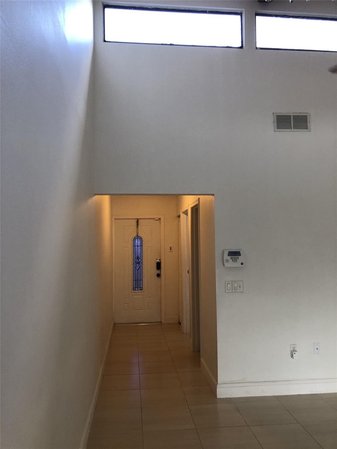 EAST LAKE - Residential Lease