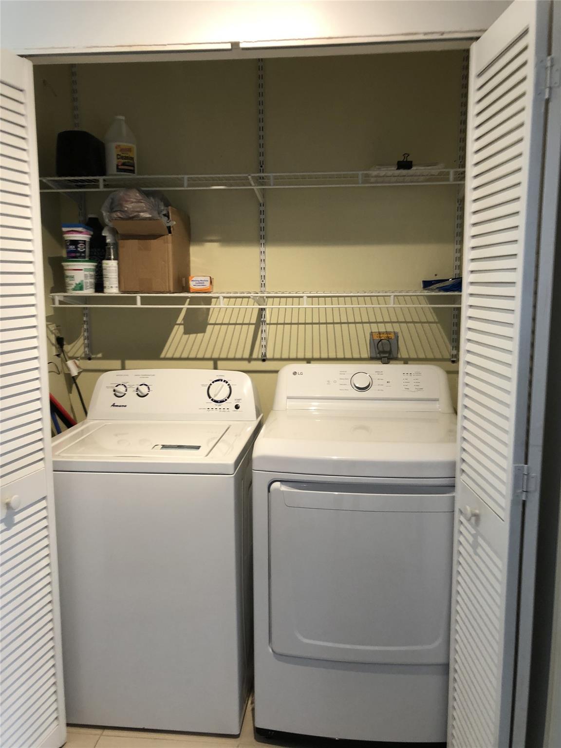 EAST LAKE - Residential Lease