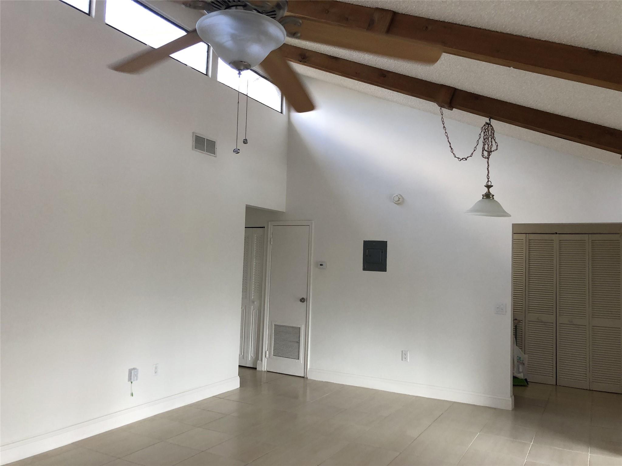 EAST LAKE - Residential Lease