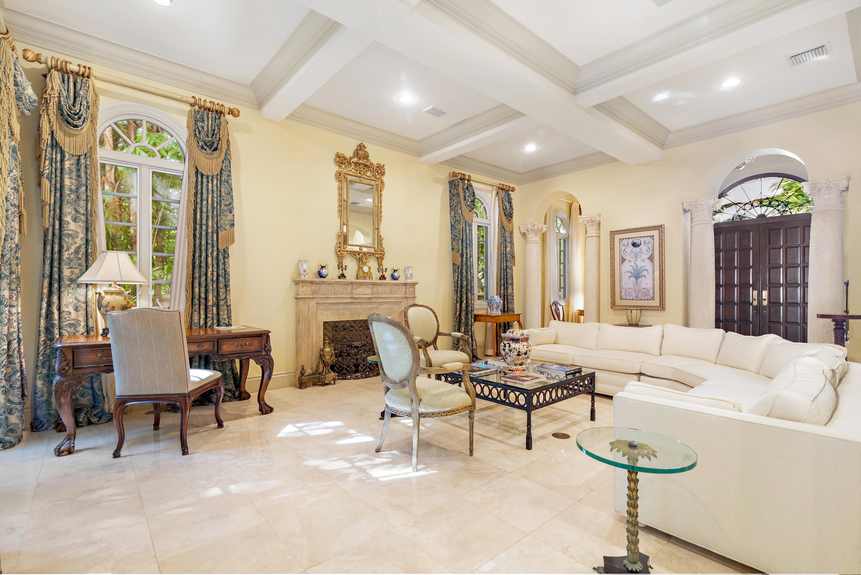 View photos, virtual tours, details... 446 Brazilian Avenue