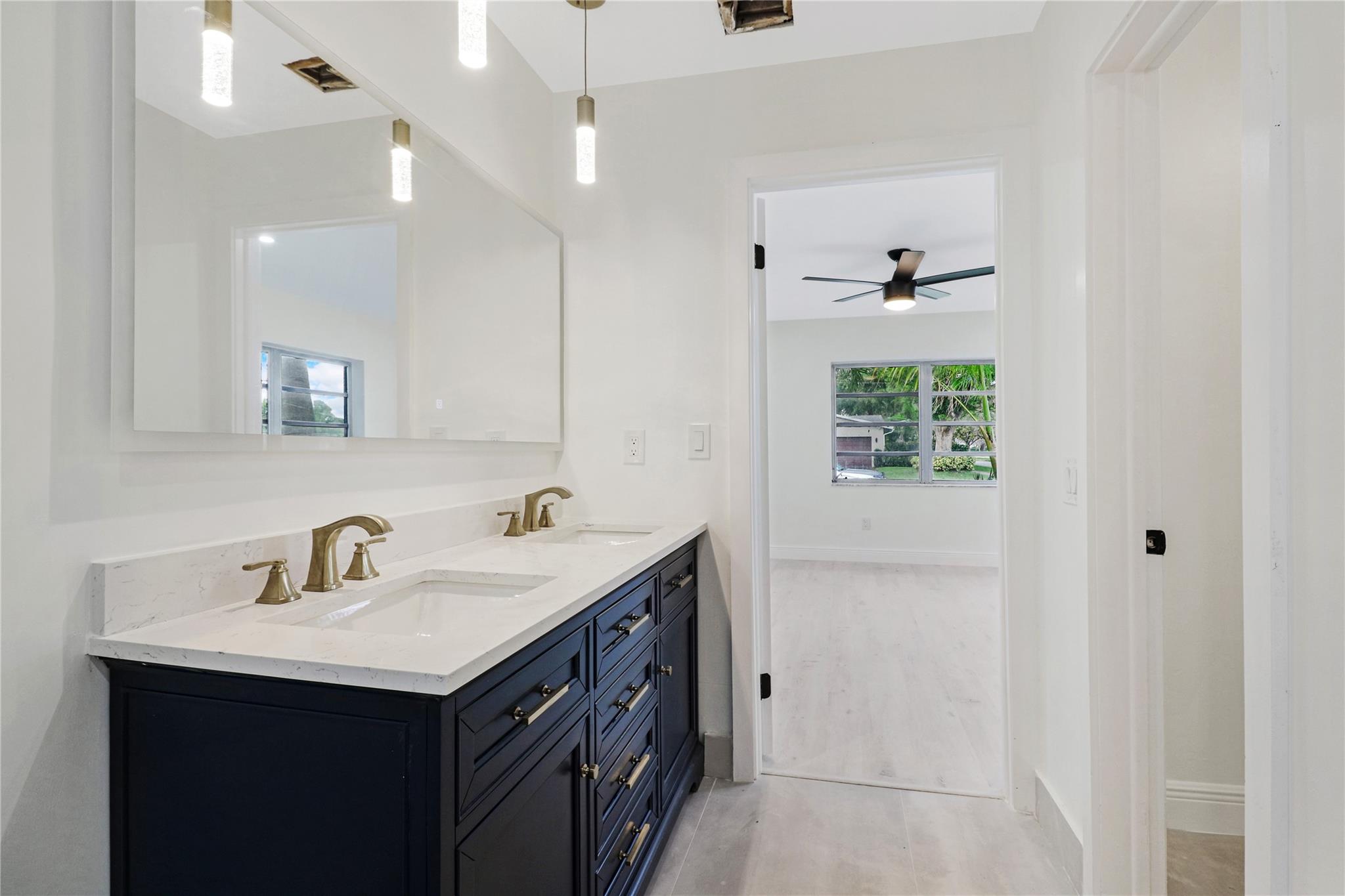 Sala Del Mar 79-34 B - Residential