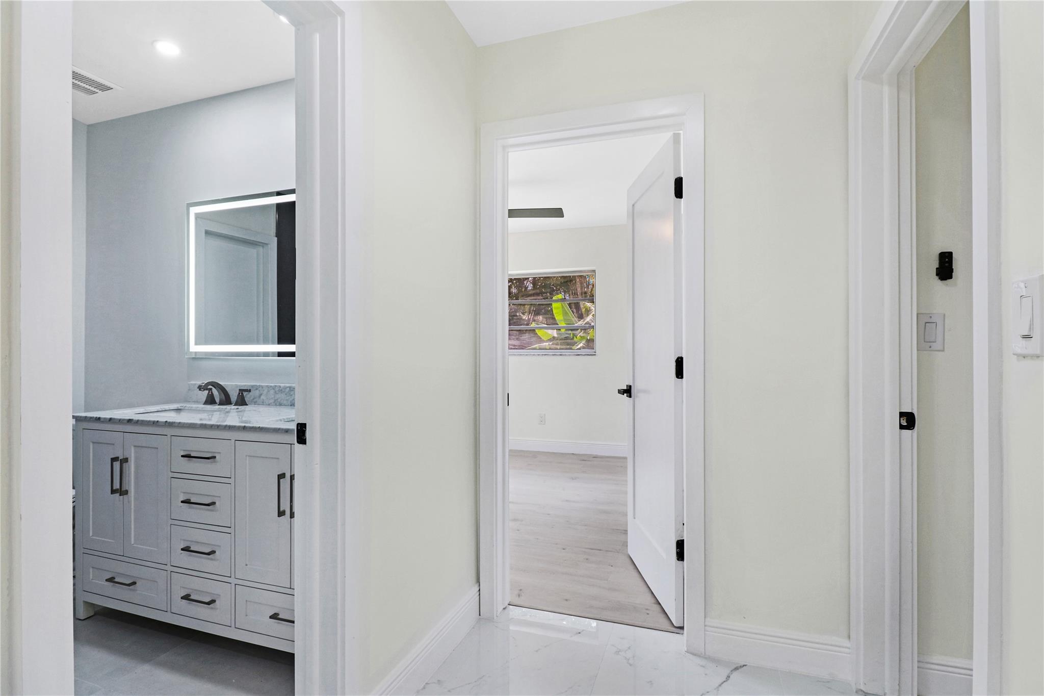 Sala Del Mar 79-34 B - Residential