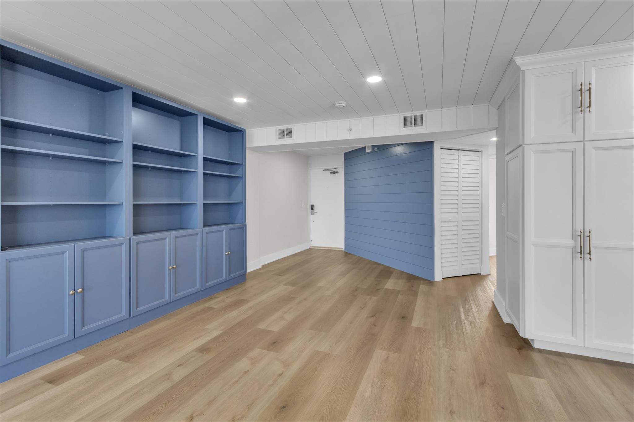 PRINCESS OF HUTCHINSON IS - Residential