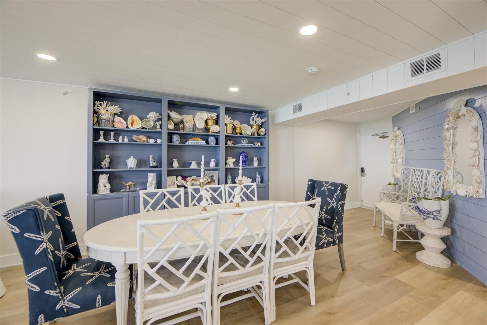 PRINCESS OF HUTCHINSON IS - Residential