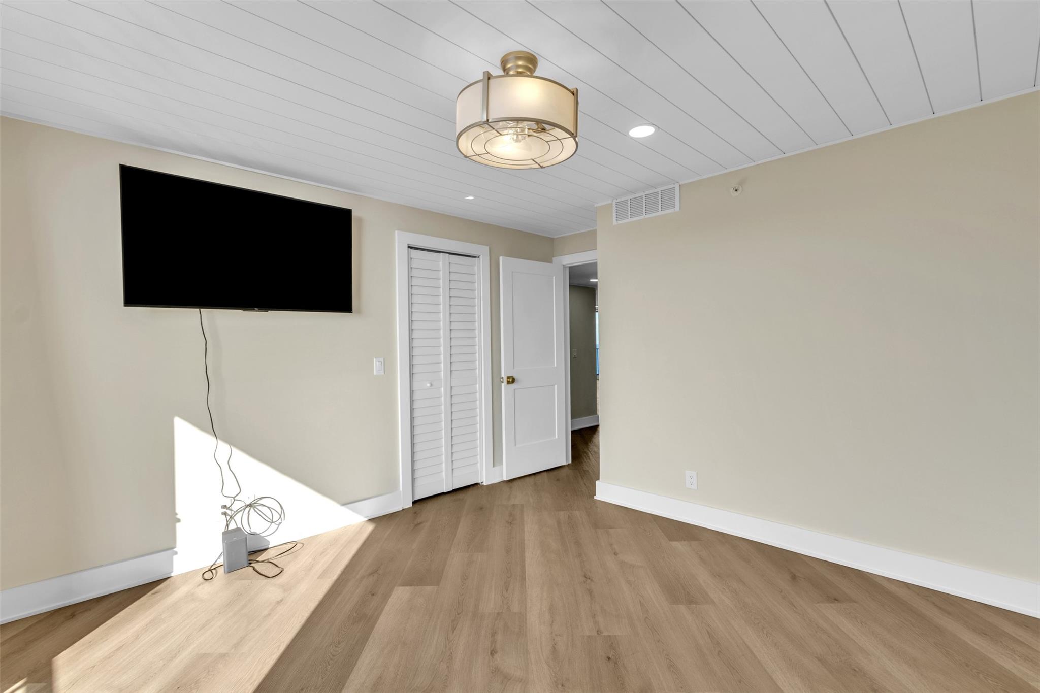 PRINCESS OF HUTCHINSON IS - Residential