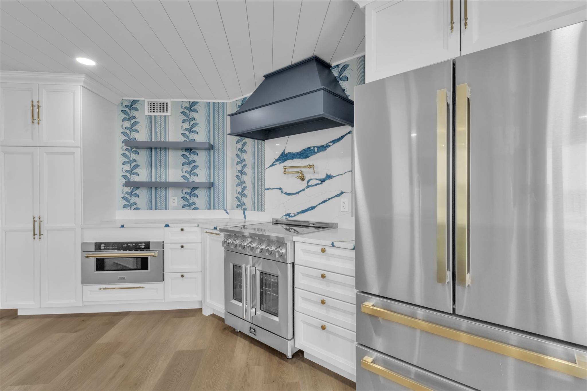 PRINCESS OF HUTCHINSON IS - Residential