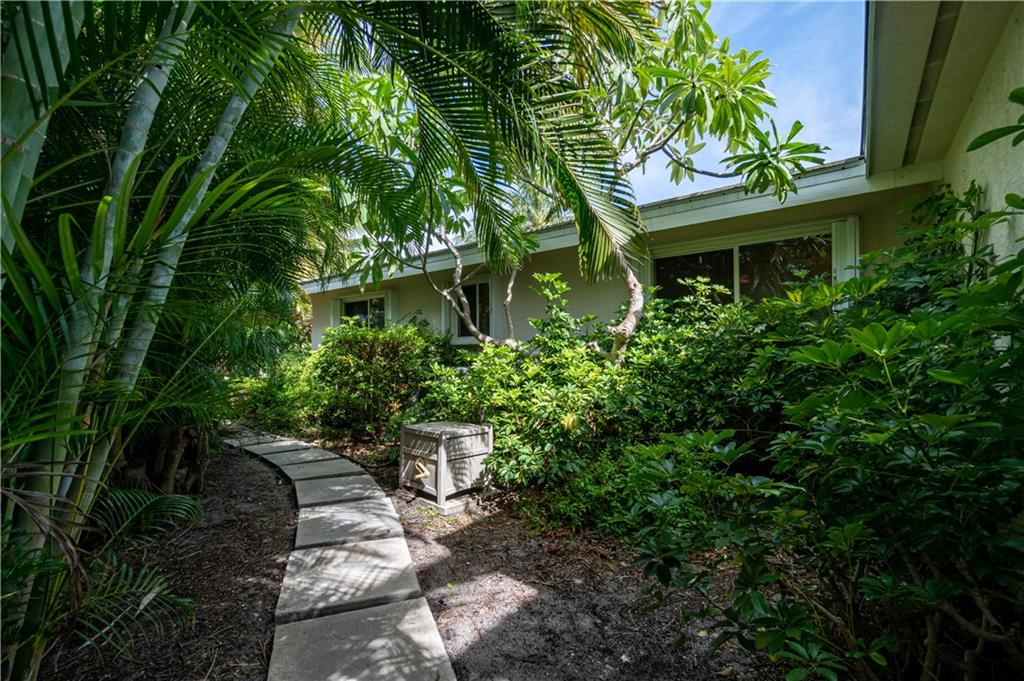 IMPERIAL POINT 1 SEC - Residential