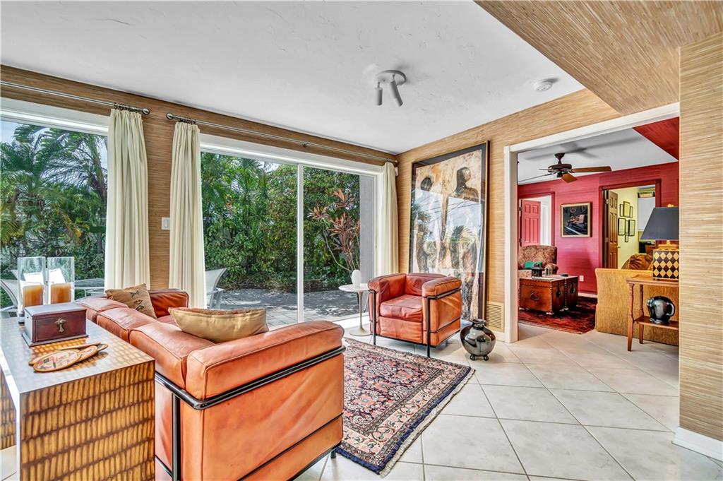 IMPERIAL POINT 1 SEC - Residential