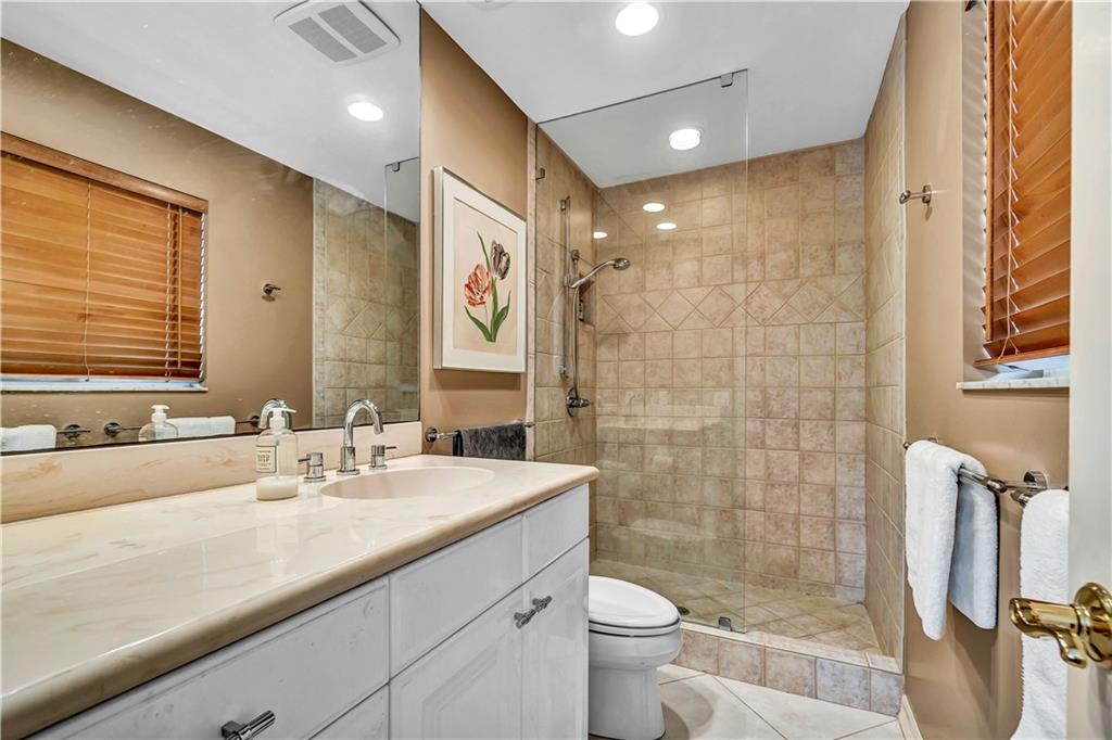 IMPERIAL POINT 1 SEC - Residential