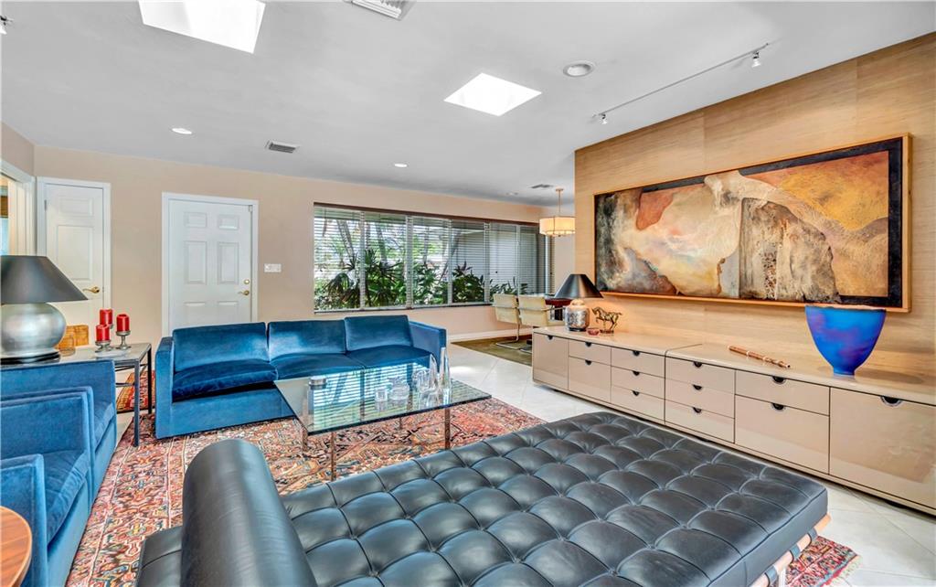 IMPERIAL POINT 1 SEC - Residential