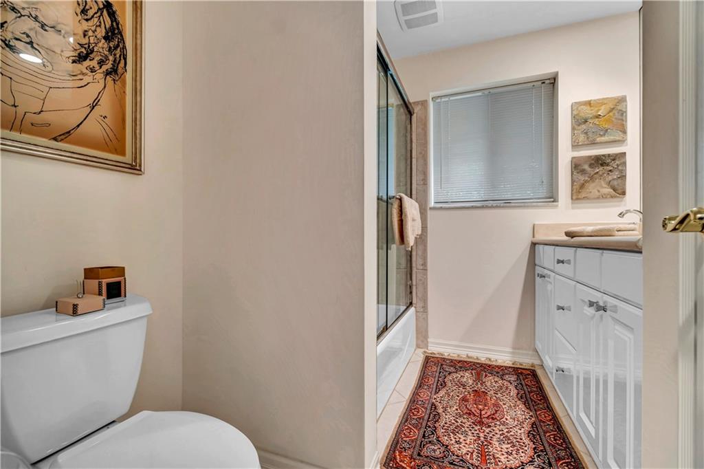 IMPERIAL POINT 1 SEC - Residential