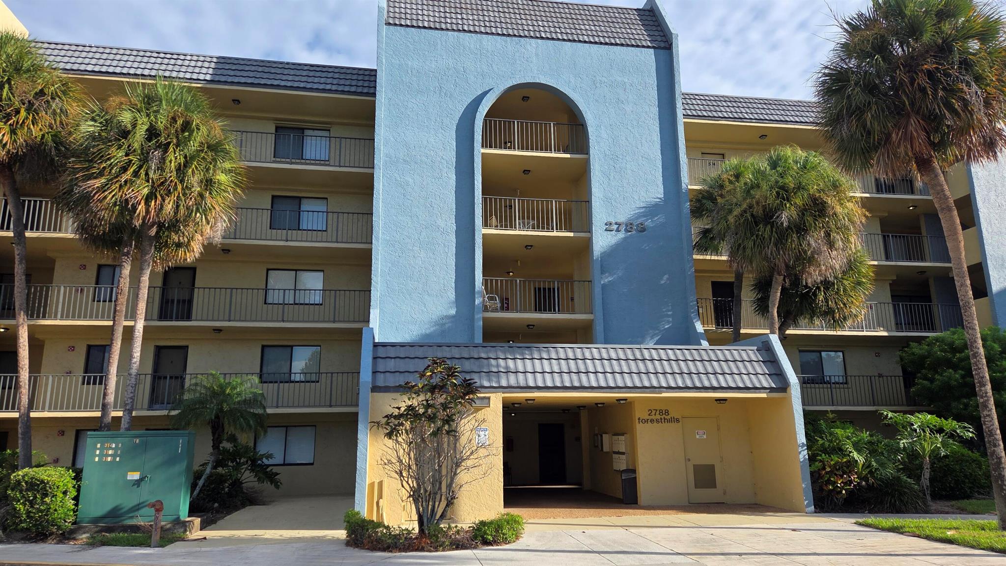 TENNIS CLUB OF PALM BEACH - Residential
