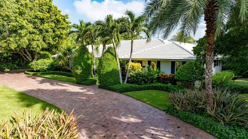 Photo of 2765 Avenue Au Soleil, Gulf Stream, FL 33483 (MLS # R11011661)