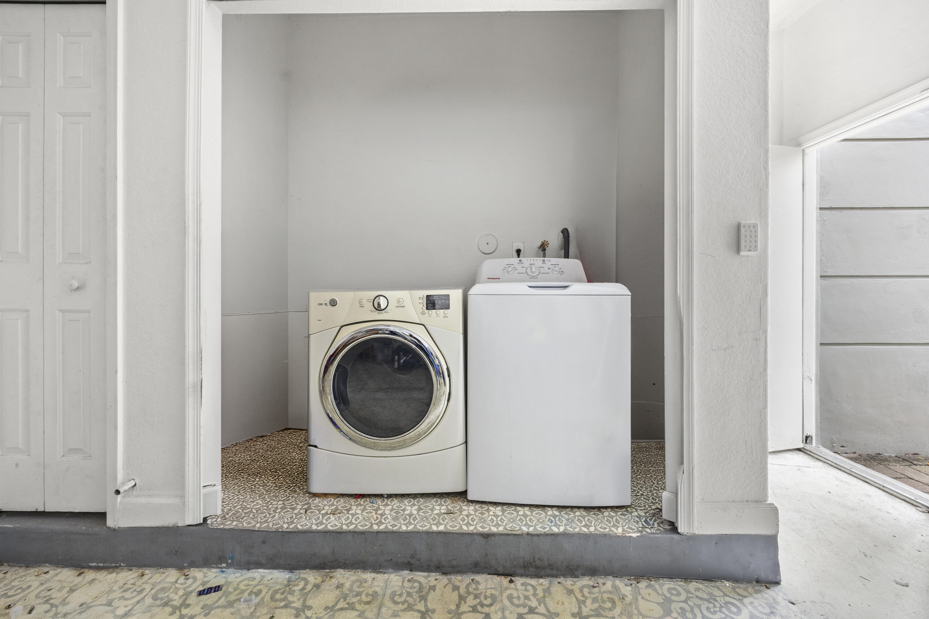 SHOMA TOWNHOMES AT ROYAL PALM BEACH CONDO - Residential