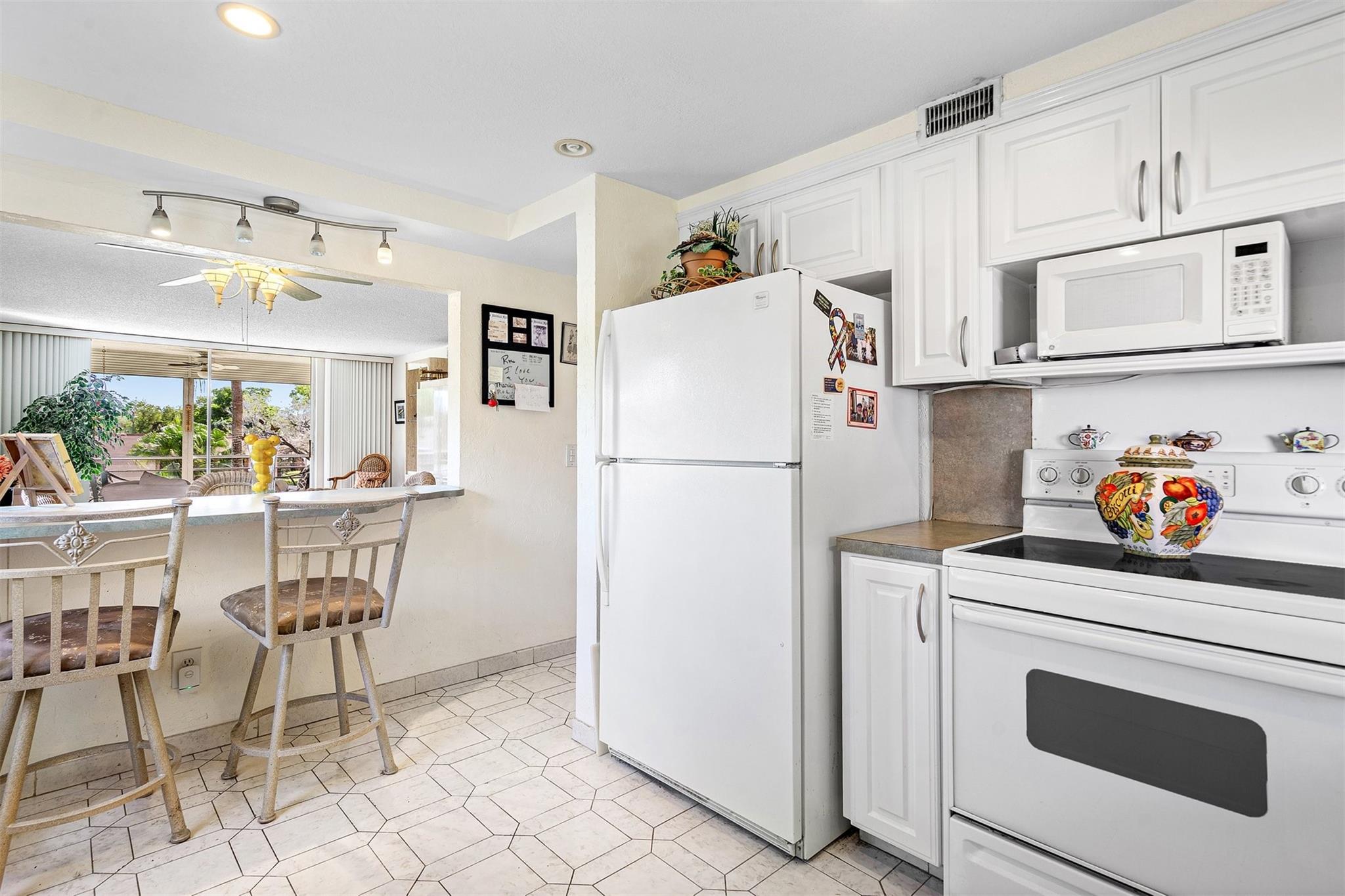 Sunrise Lakes 136 - Residential