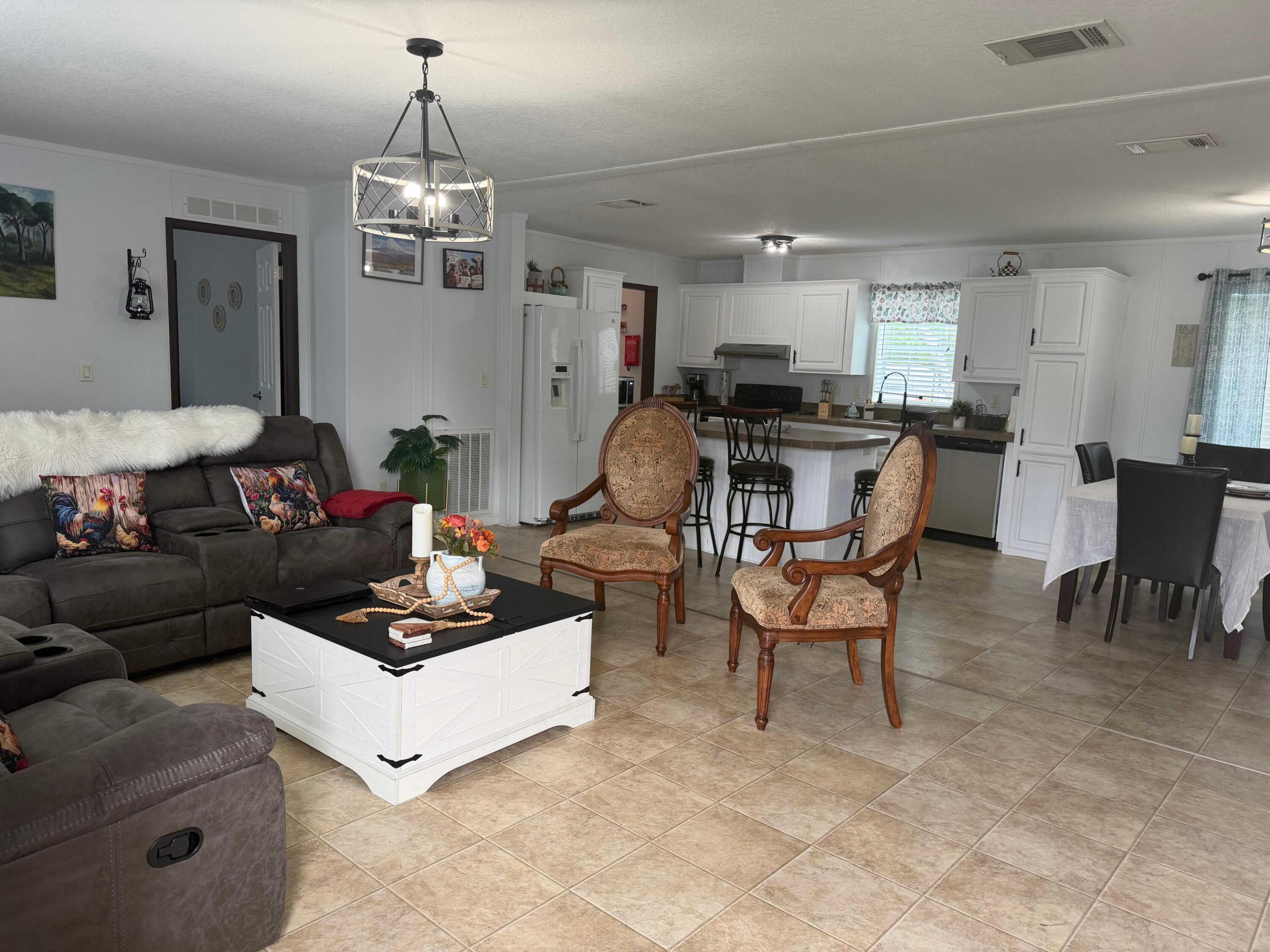 445 Hunting Club Avenue