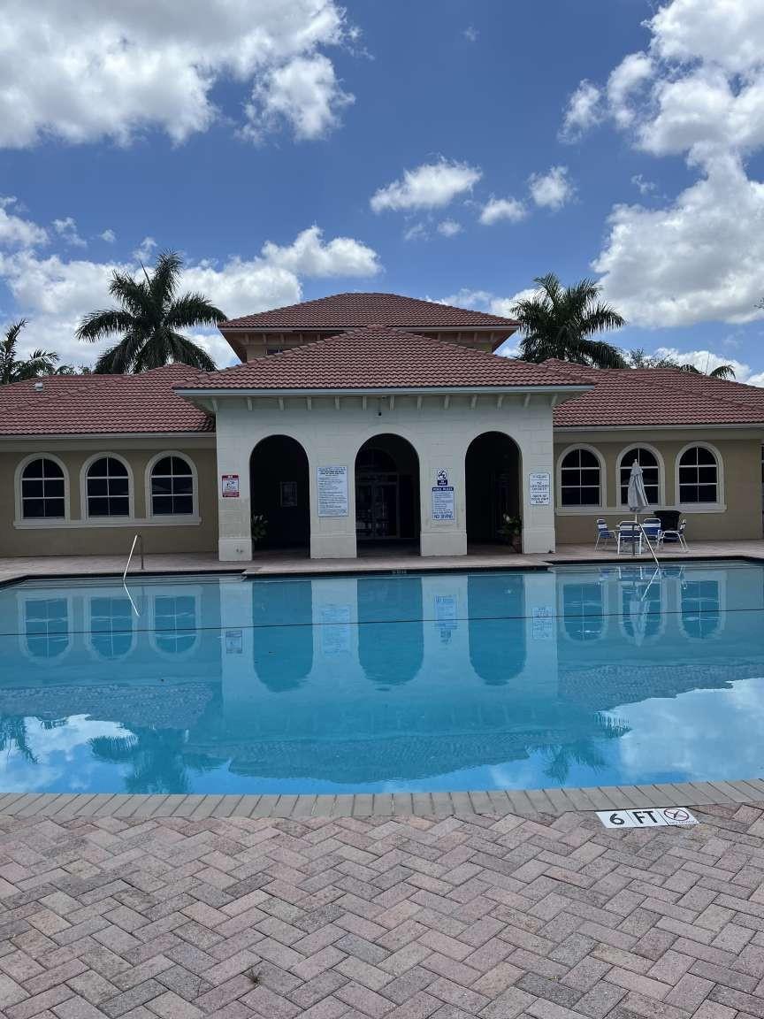 LAS TERRAZAS AT VIZCAYA - Residential