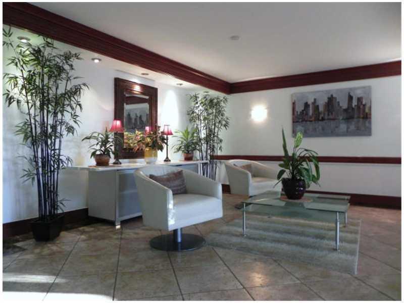 LAUDERDALE TOWER - Residential