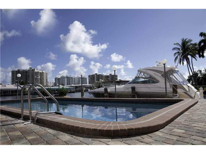 LAUDERDALE TOWER - Residential