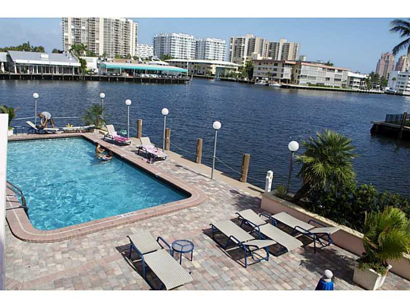 LAUDERDALE TOWER - Residential