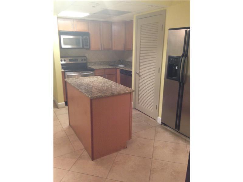 LAUDERDALE TOWER - Residential